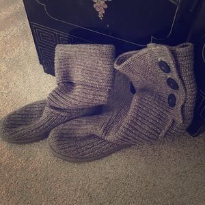Woman’s Sweater Ugg Boots